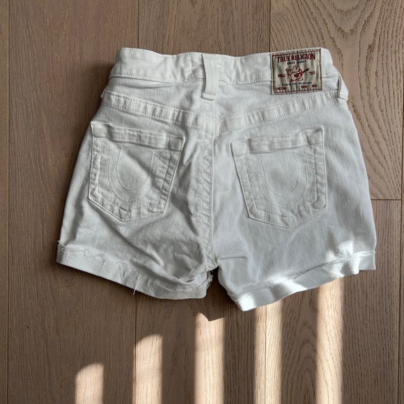 True Religion white denim cuffed shorts size 26 style Jennie curvy - Picture 3 of 4